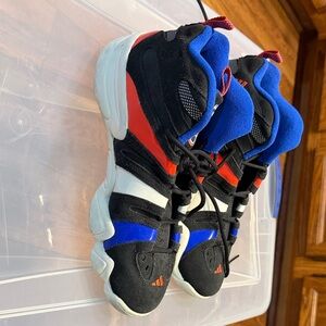 Crazy 8 Addidas Black and Blue basketball Sneakers.